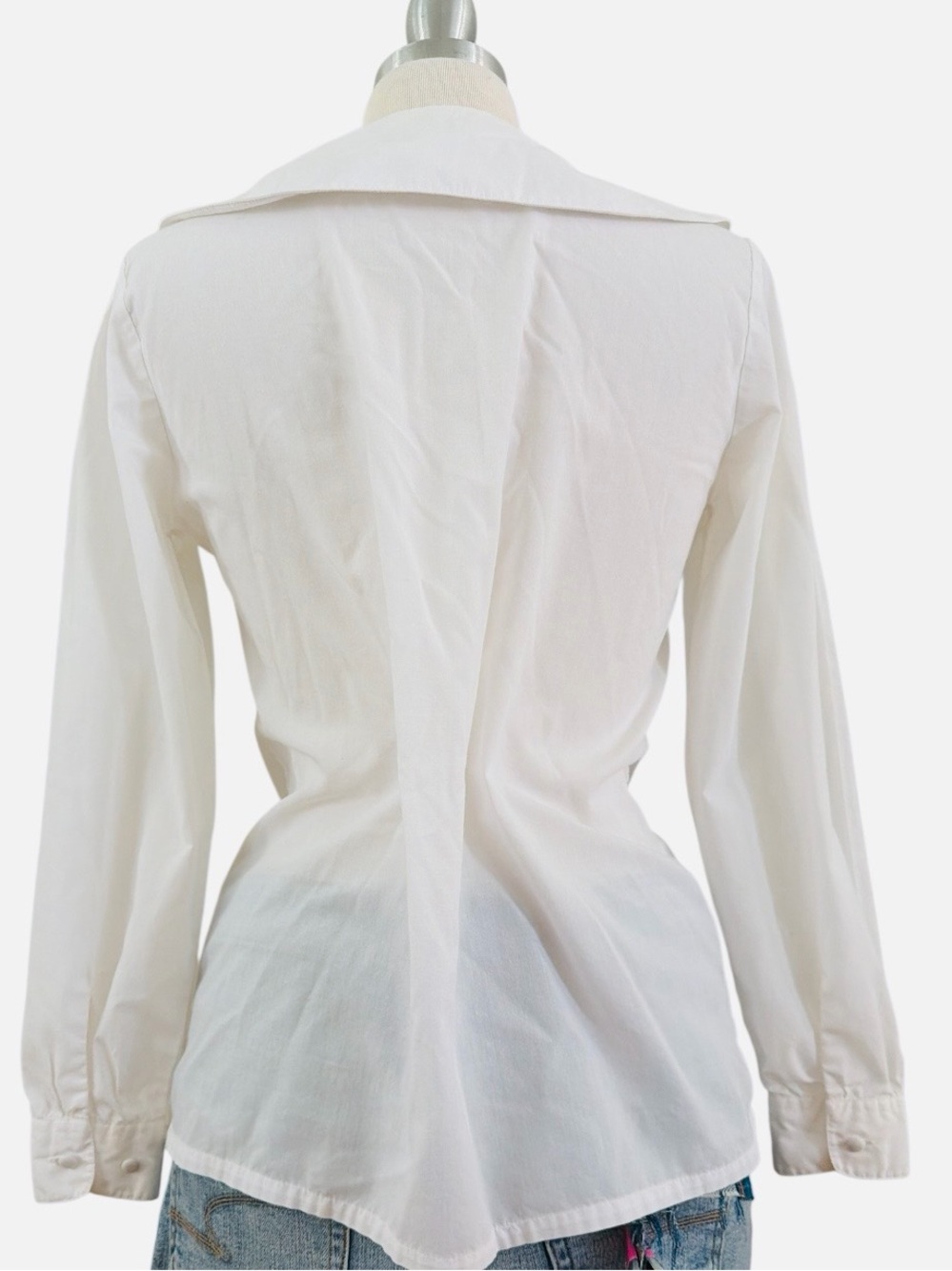 VINTAGE 1980s White Cotton Button-Down Blouse with Embroidered Peter Pan Collar - Picture 7 of 8